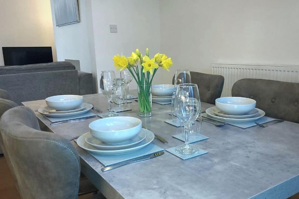 Stylish Apartment In City Centre With Parking Preston  Exterior foto